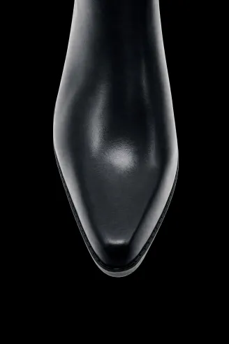 Black Horse Boots | Maraboots – Online Boot Boutique